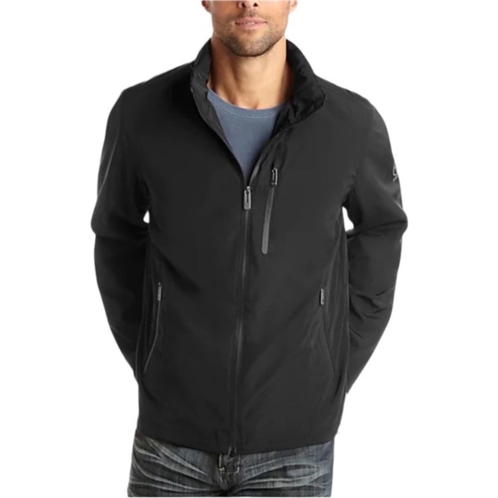 Men’s Tech by Tumi luggage brand collaboration jacket. Size Medium